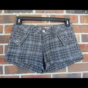 New Plaid Winter Shorts Gray Black Rue21 Size 1 or 2